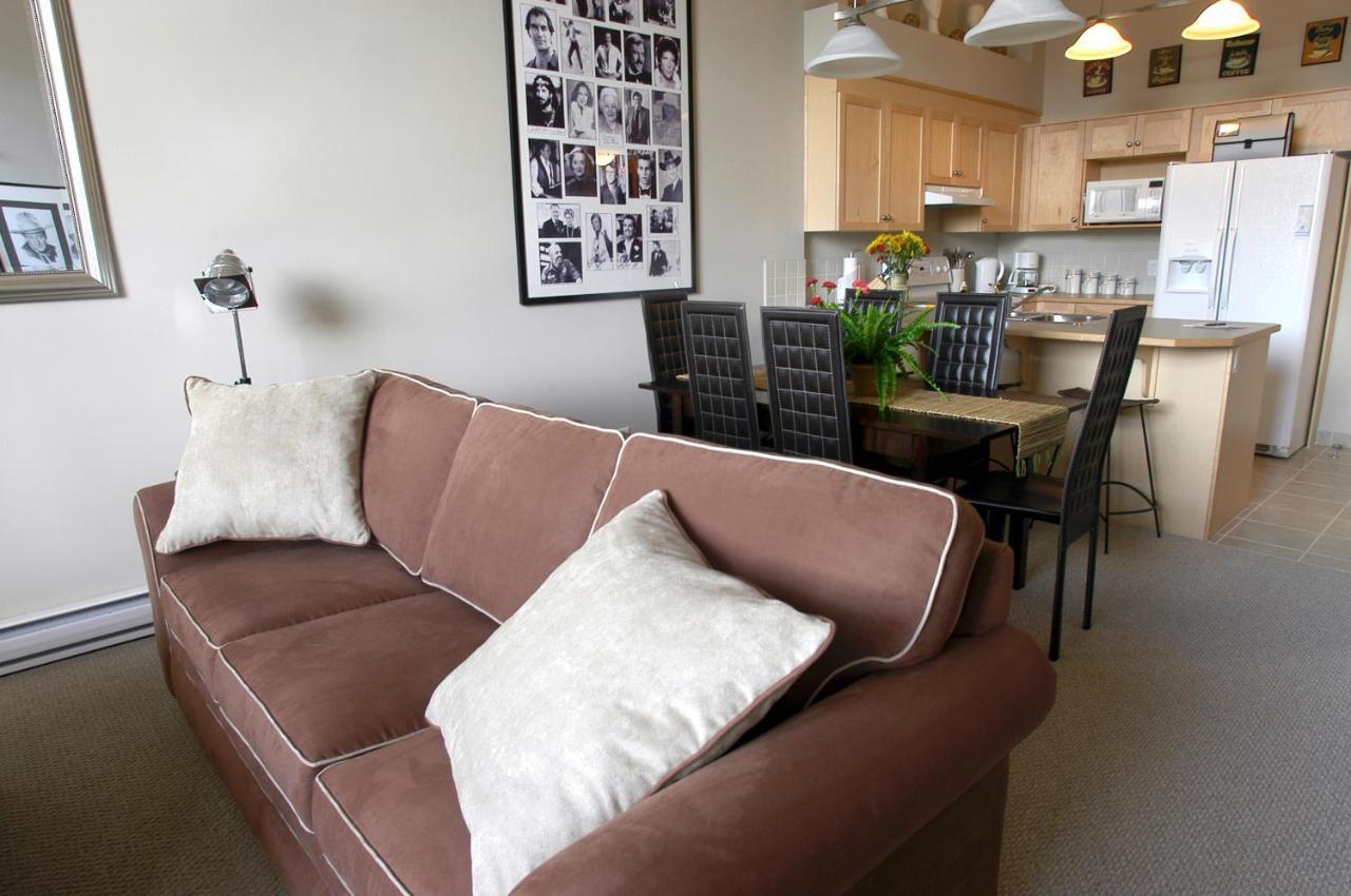 Apartment 407, Contemporary Decor Canmore Exterior photo